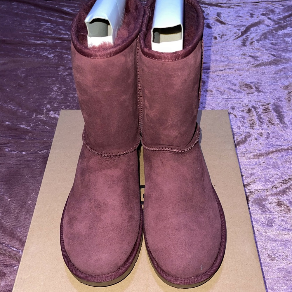 UGG Women's Classic Short II Metallic Winter Boot (Wild Grape)